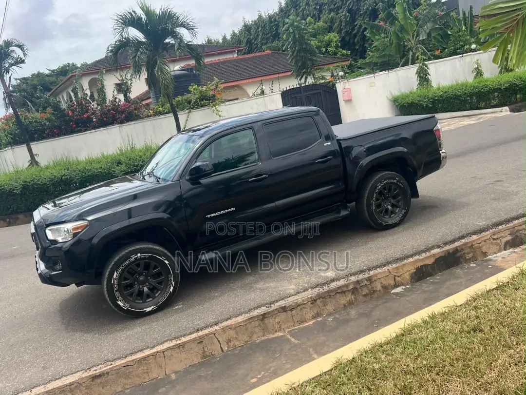Toyota Tacoma 2022 Black