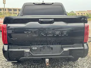 Toyota Tundra SR5 2022 Black