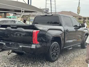 Toyota Tundra SR5 2022 Black