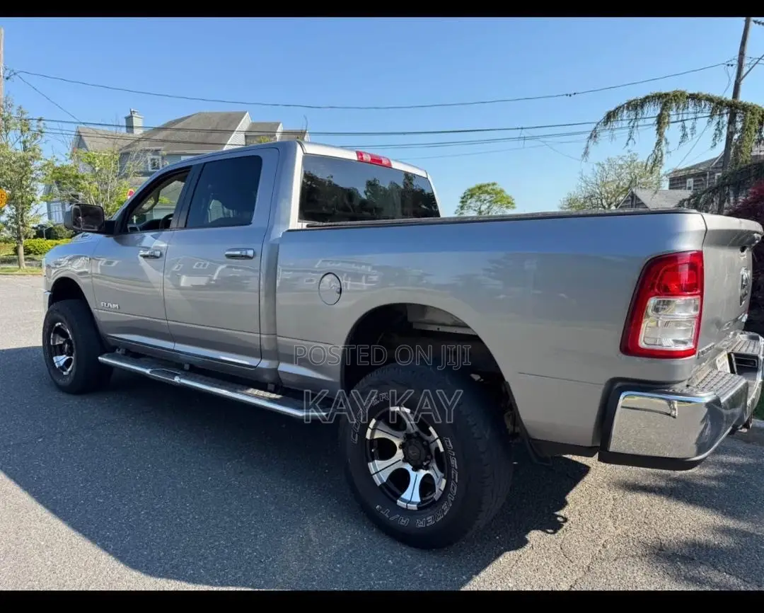 Dodge RAM 2019 Silver