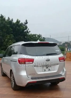 Kia Carnival 2016 Silver