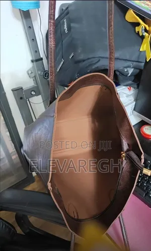 Quality Women's Tote Bag With Zipper