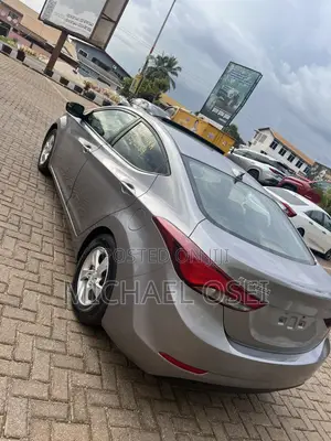 Hyundai Elantra SE Sedan FWD (1.8L 4cyl 6A) 2016 Gray
