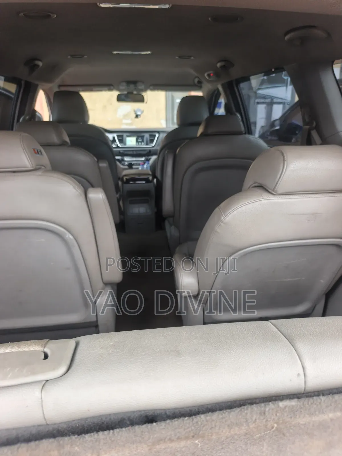 Kia Carnival 2016 Silver