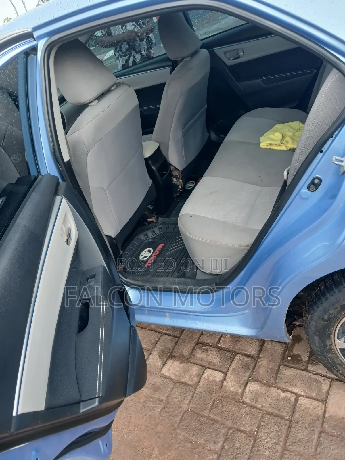 Toyota Corolla LE Premium 4dr Sedan (1.8L 4cyl CVT) 2015 Blue