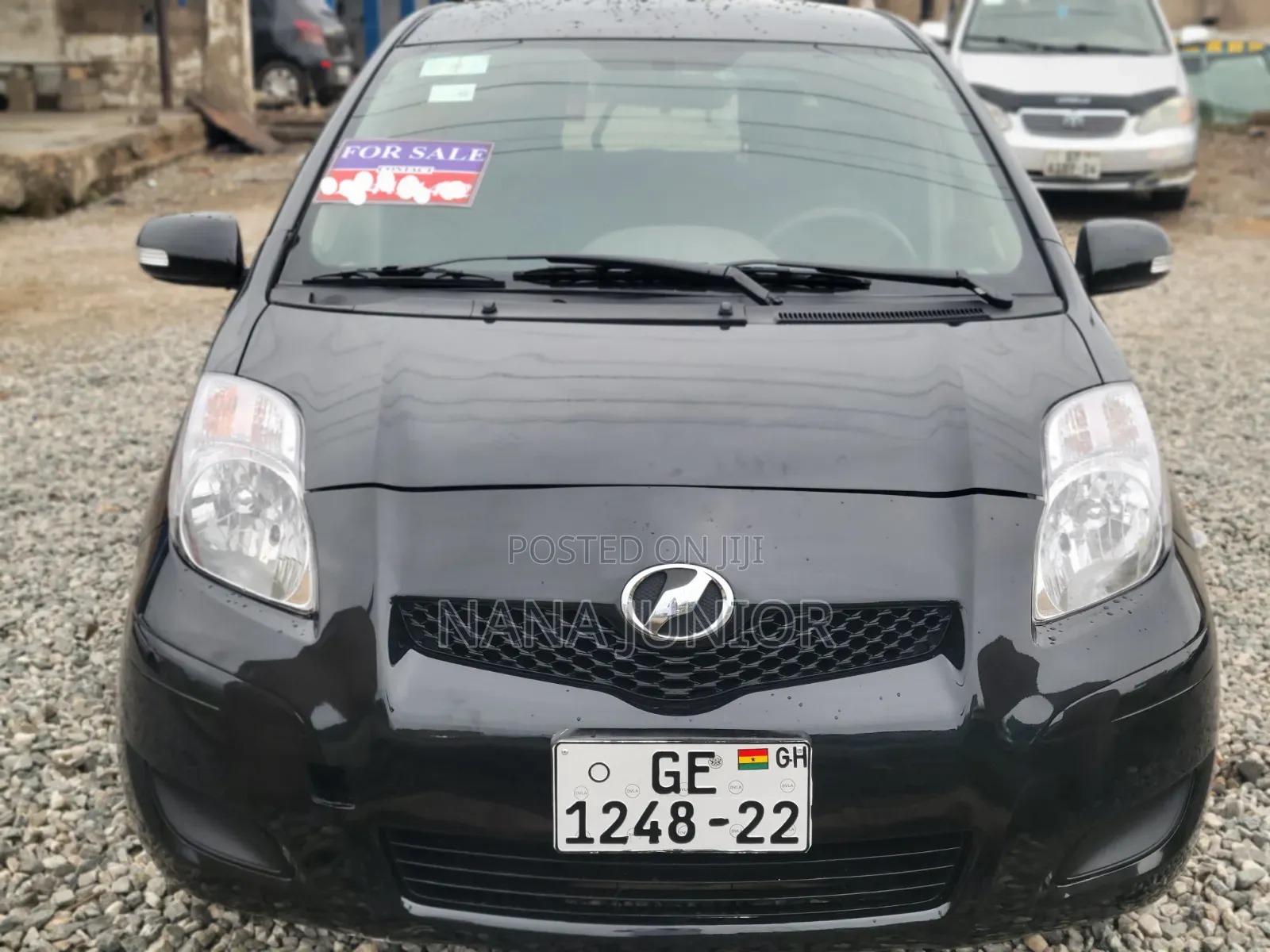 Toyota Vitz 2010 Black