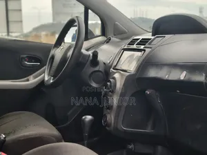 Toyota Vitz 2010 Black