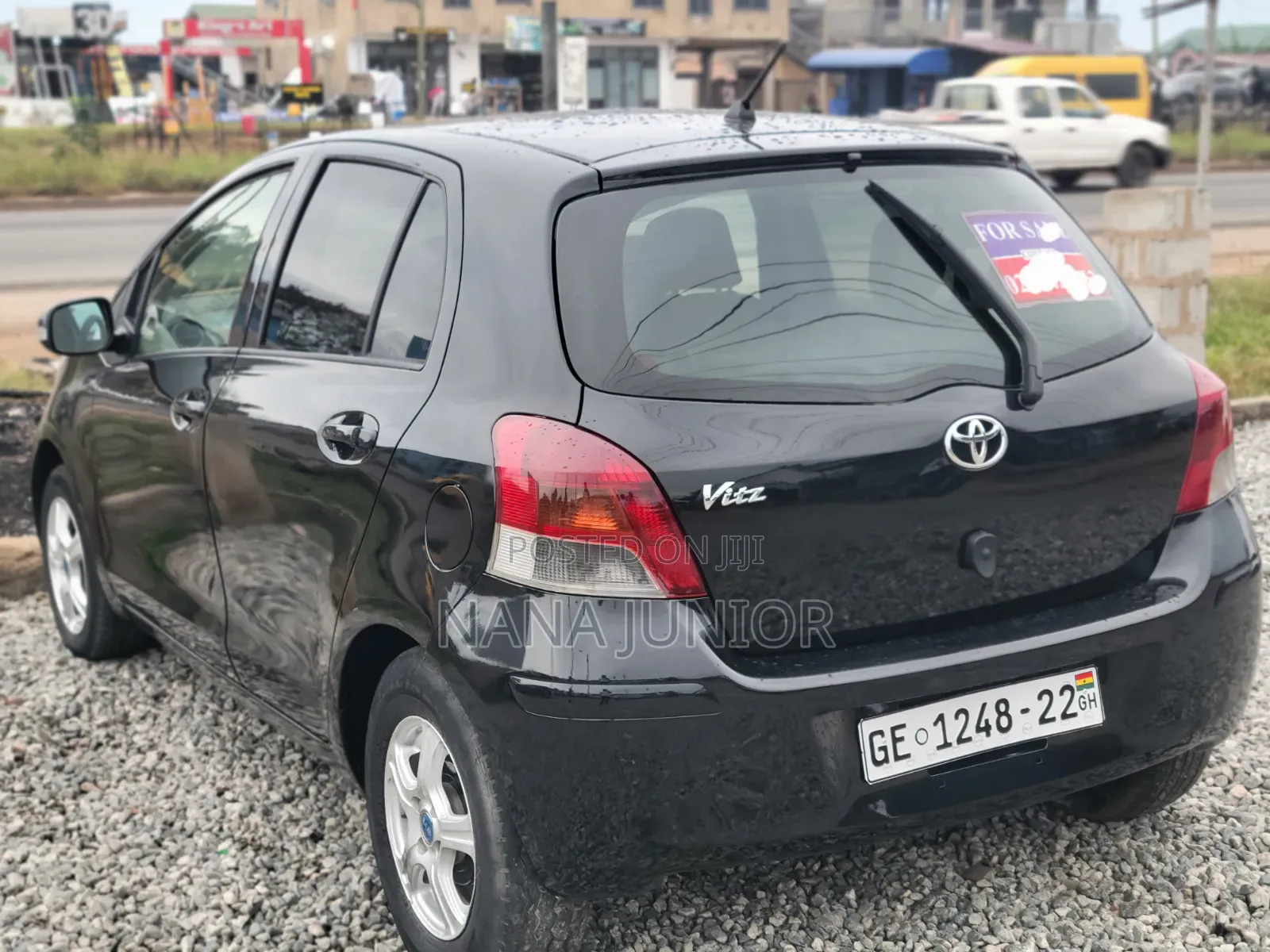 Toyota Vitz 2010 Black