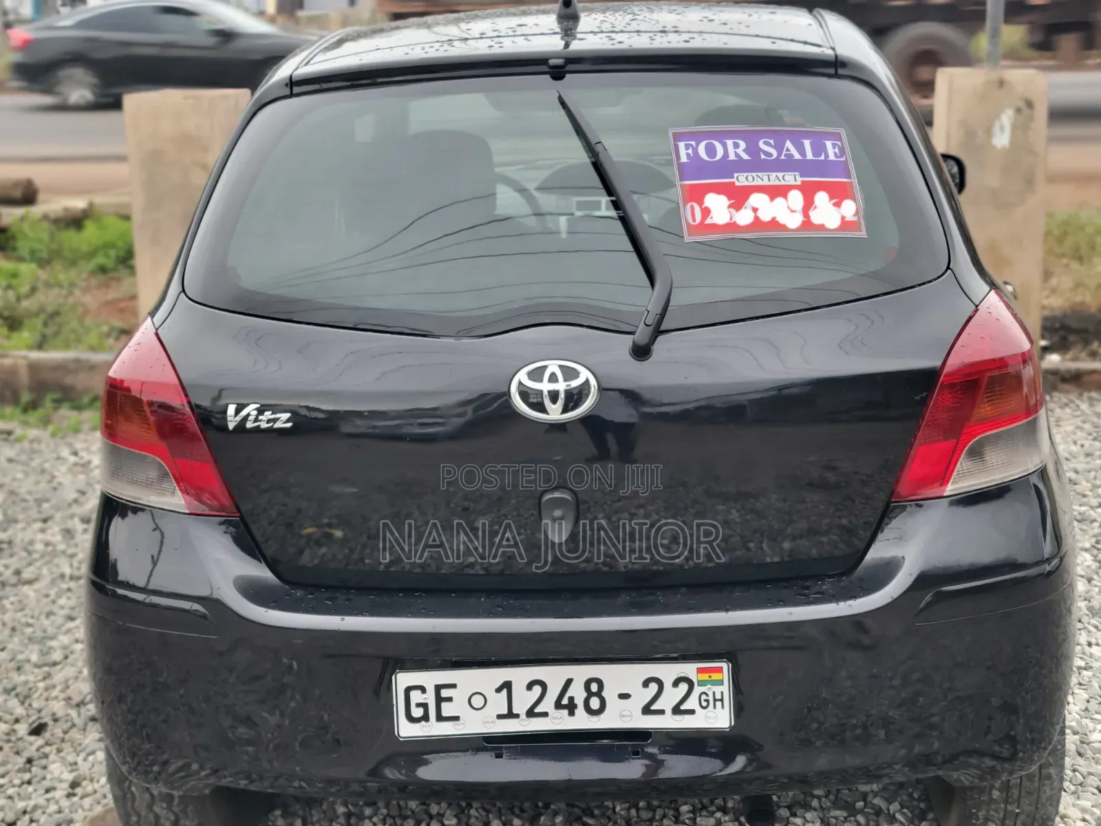 Toyota Vitz 2010 Black
