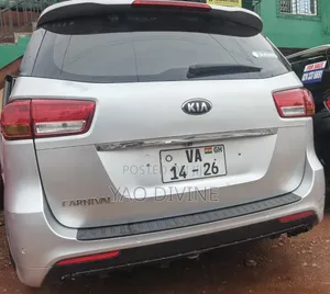 Kia Carnival 2016 Silver