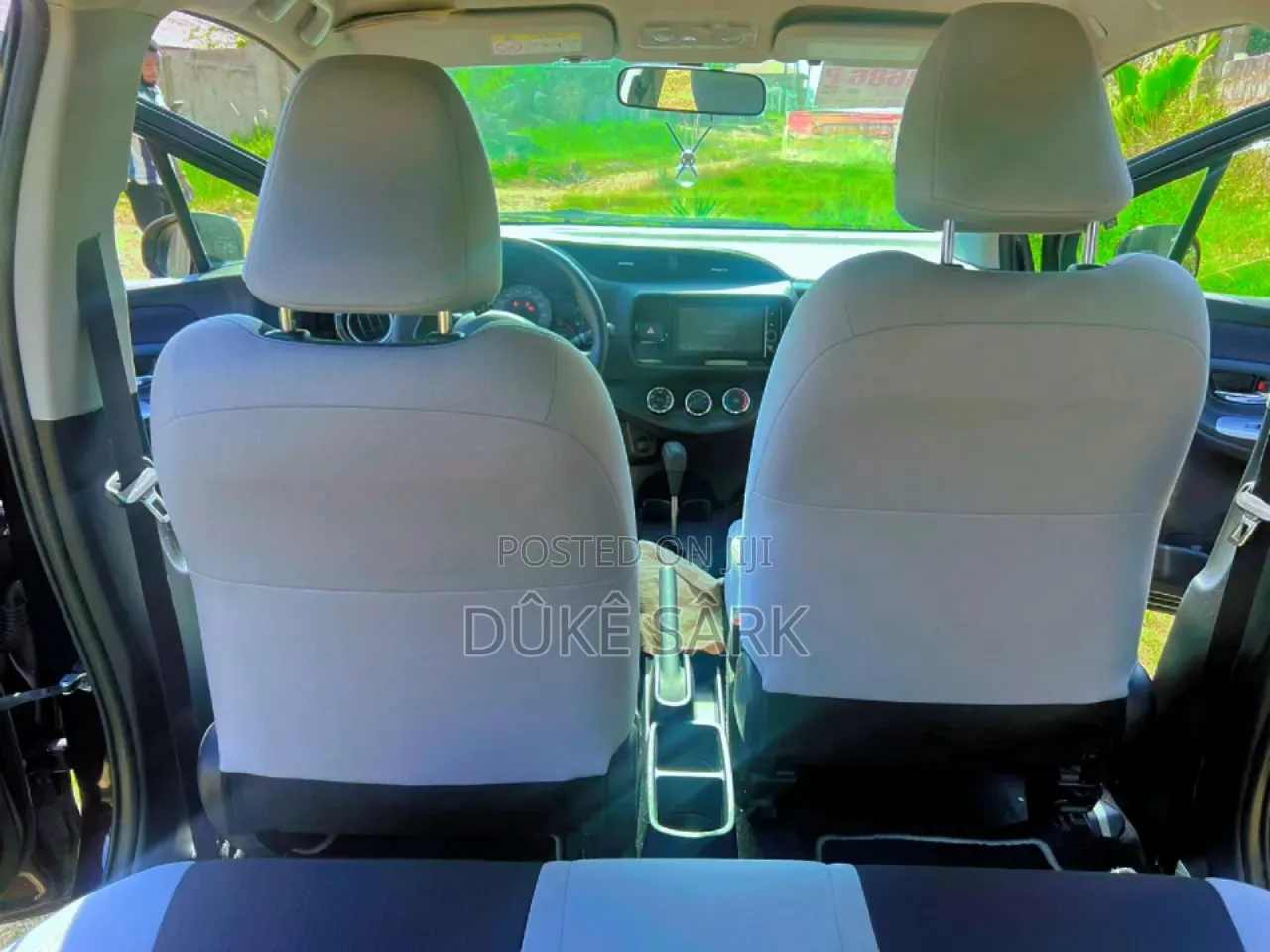 Toyota Vitz 1.5 FWD 5dr 2015 Black