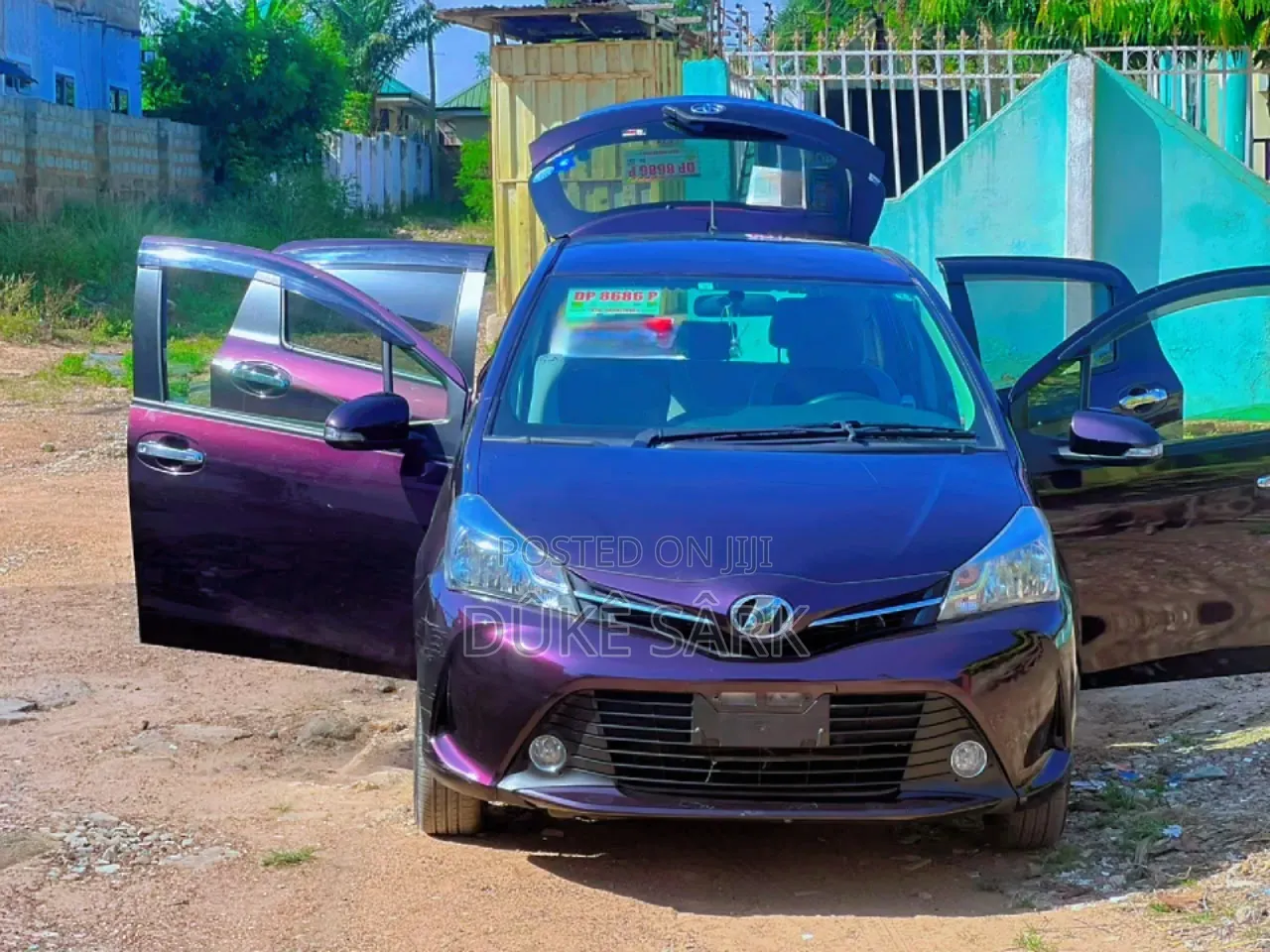 Toyota Vitz 1.5 FWD 5dr 2015 Black