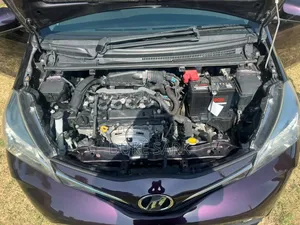 Toyota Vitz 1.5 FWD 5dr 2015 Black