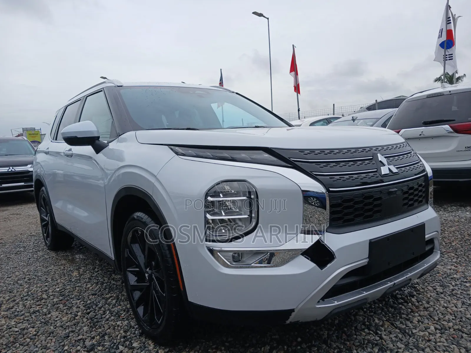 Mitsubishi Outlander 2022 White