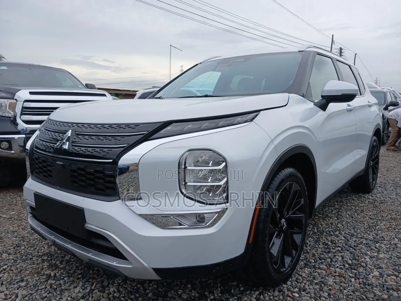 Mitsubishi Outlander 2022 White
