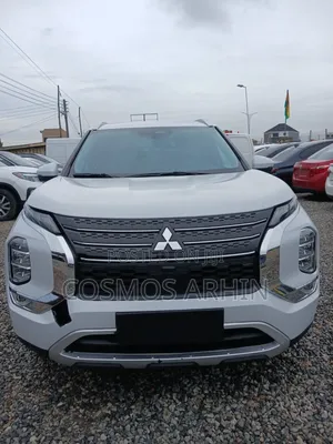 Mitsubishi Outlander 2022 White