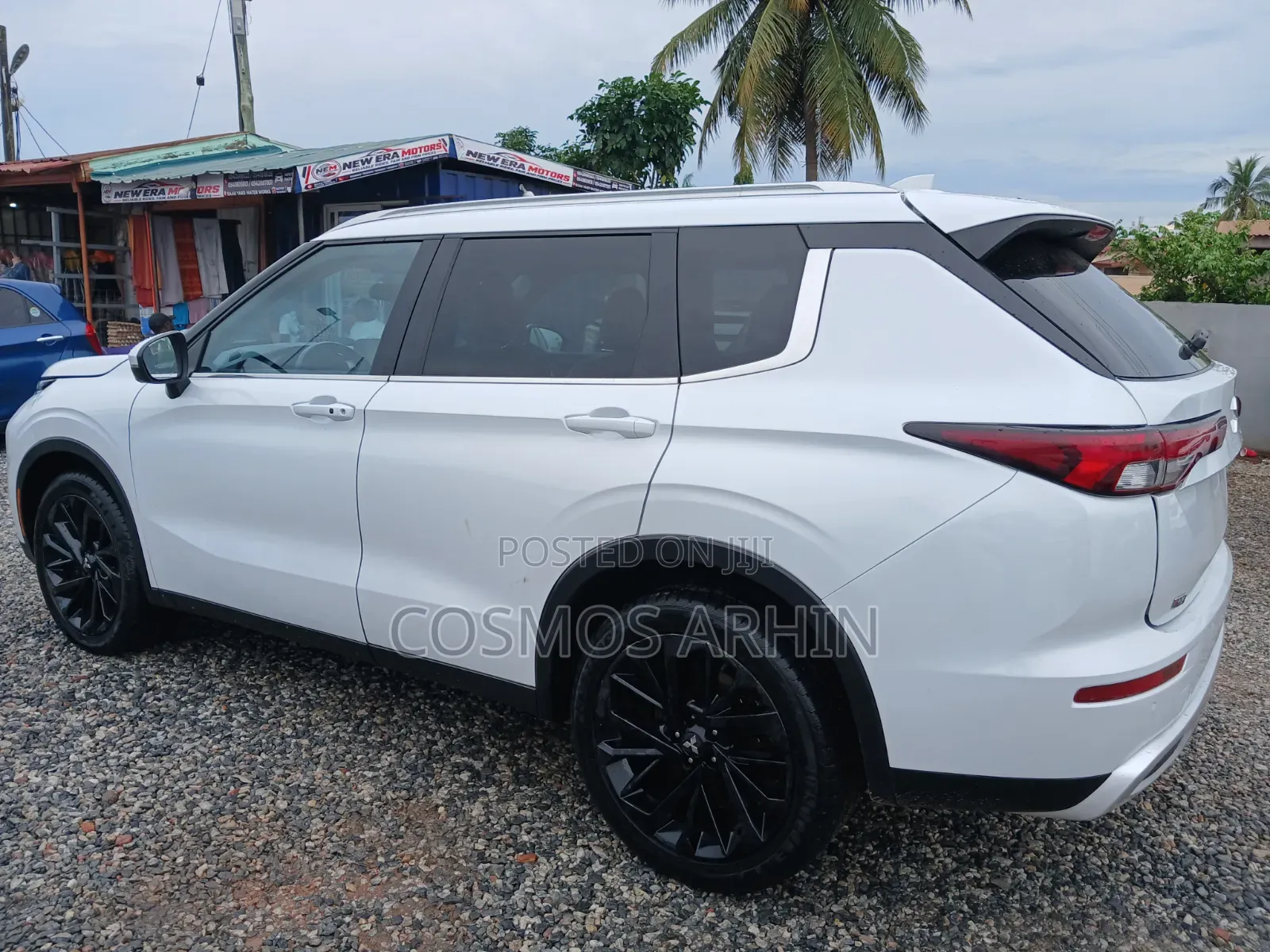 Mitsubishi Outlander 2022 White