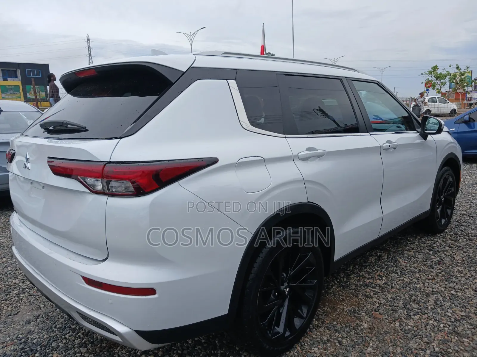 Mitsubishi Outlander 2022 White