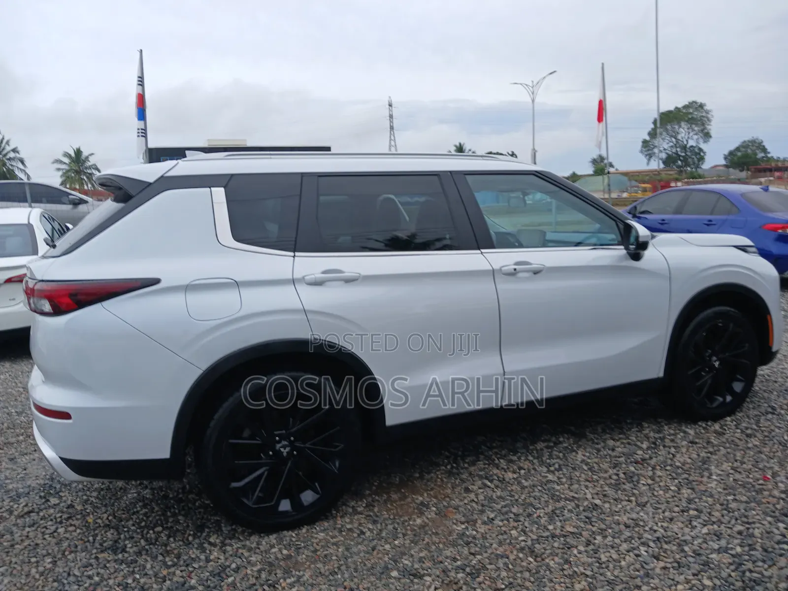 Mitsubishi Outlander 2022 White