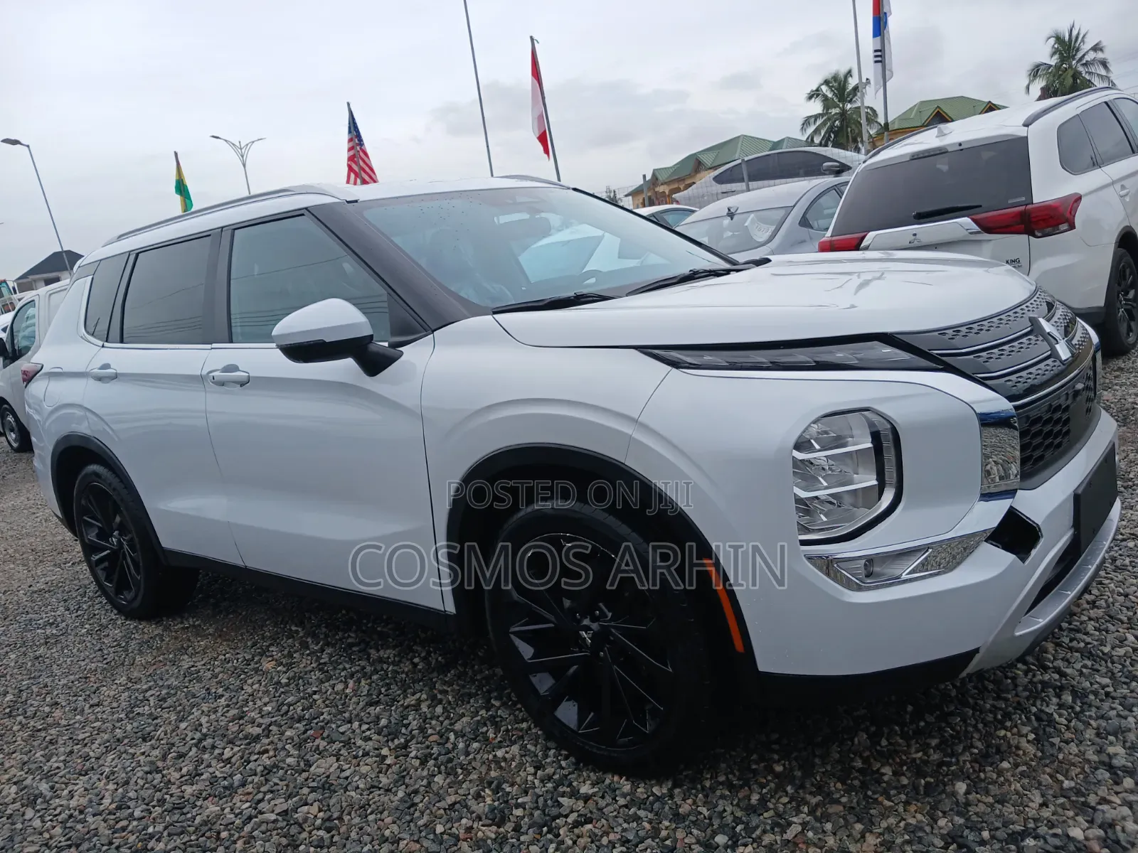 Mitsubishi Outlander 2022 White