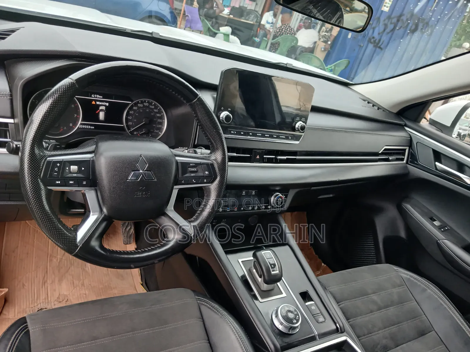 Mitsubishi Outlander 2022 White