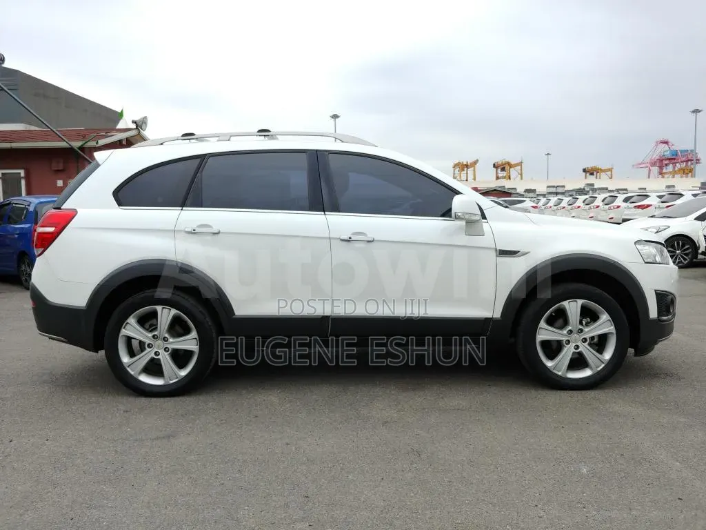 Chevrolet Captiva 2014 White