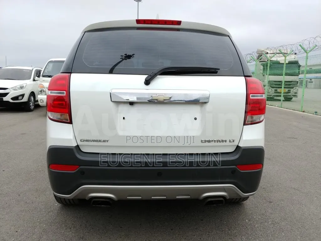 Chevrolet Captiva 2014 White