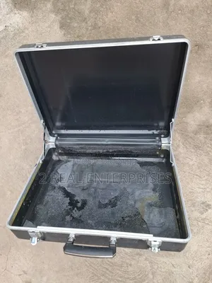 Custom Classic Hard Shell Executive Briefcase NO KEY