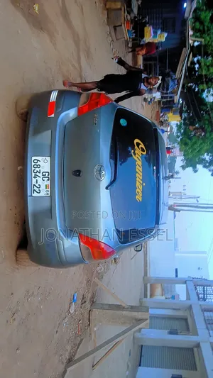 Toyota Vitz 1.3 AWD 3dr 2010 Gray