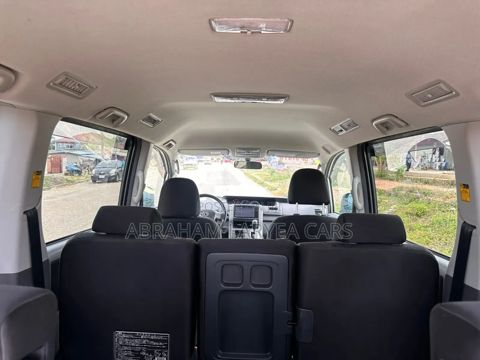 Toyota Voxy X 2WD 8-Seater 2012 Silver
