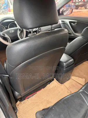 Hyundai Elantra 2012 Silver