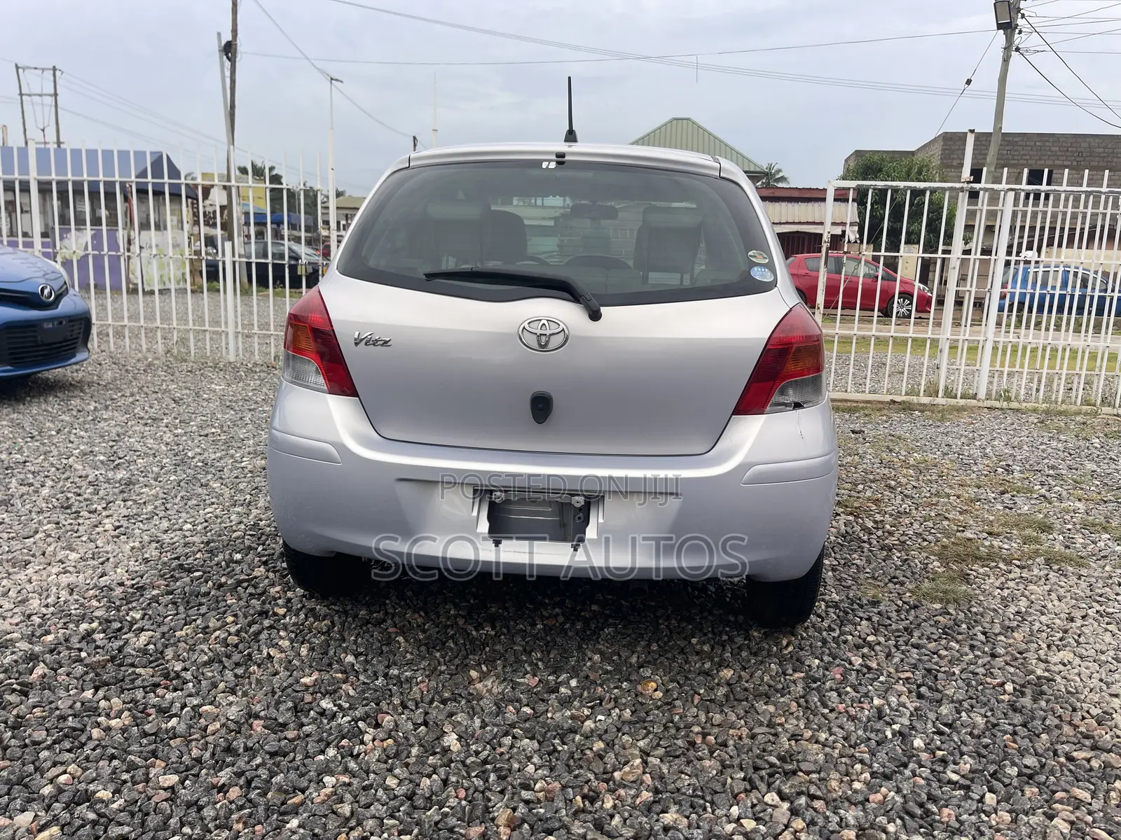 Toyota Vitz 1.3 AWD 3dr 2010 Silver