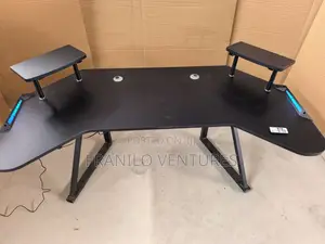 1.6m Gaming/Studio RGB Desk