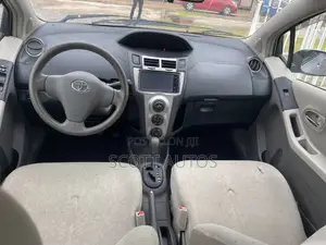 Toyota Vitz 1.3 AWD 3dr 2010 Silver