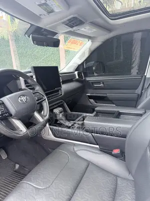 Toyota Tundra 2024 White