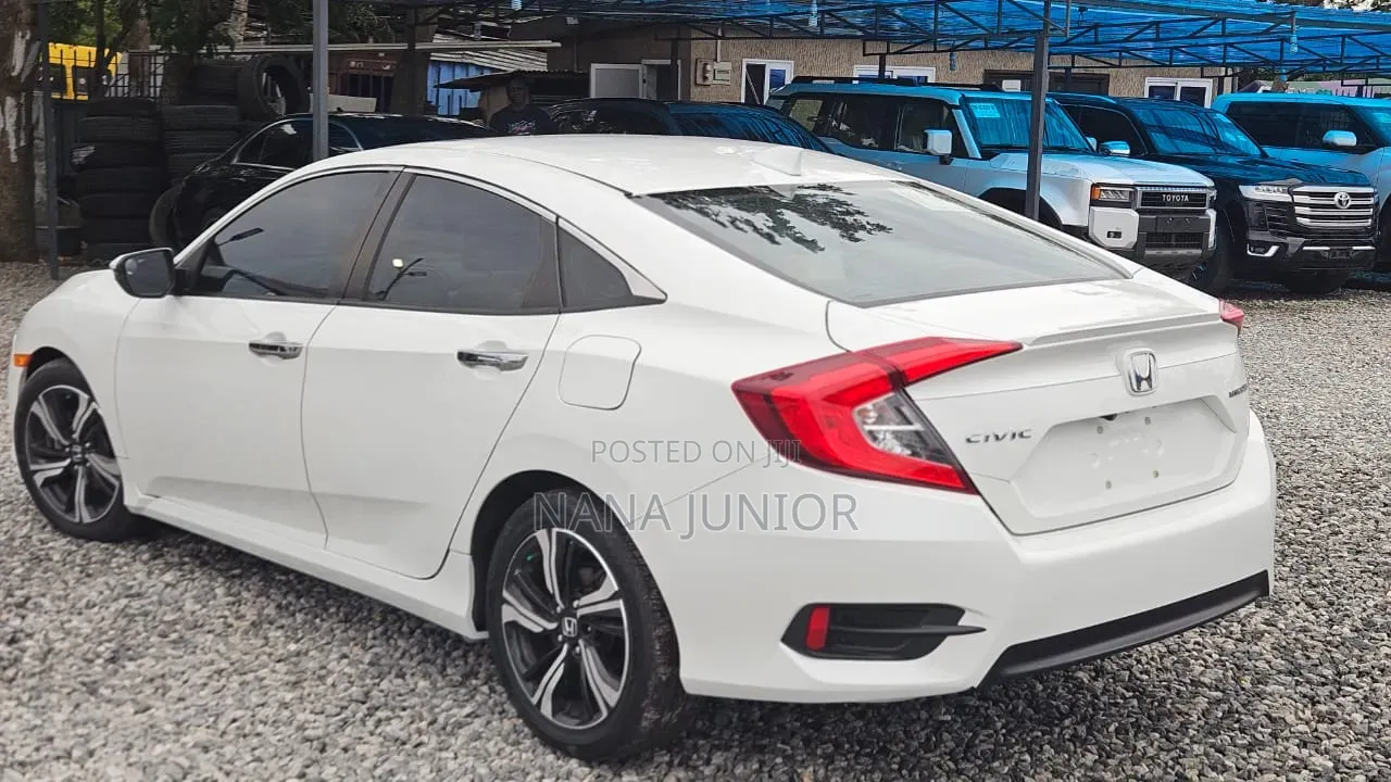 Honda Civic Touring 4dr Sedan (1.5L 4cyl) 2016 White