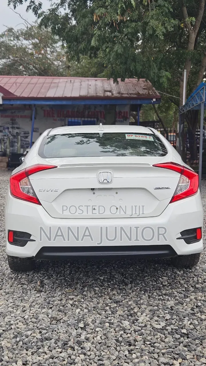 Honda Civic Touring 4dr Sedan (1.5L 4cyl) 2016 White