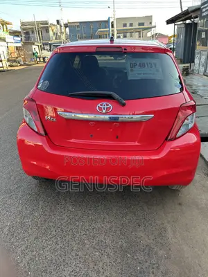 Toyota Vitz 1.3 AWD 3dr 2014 Red