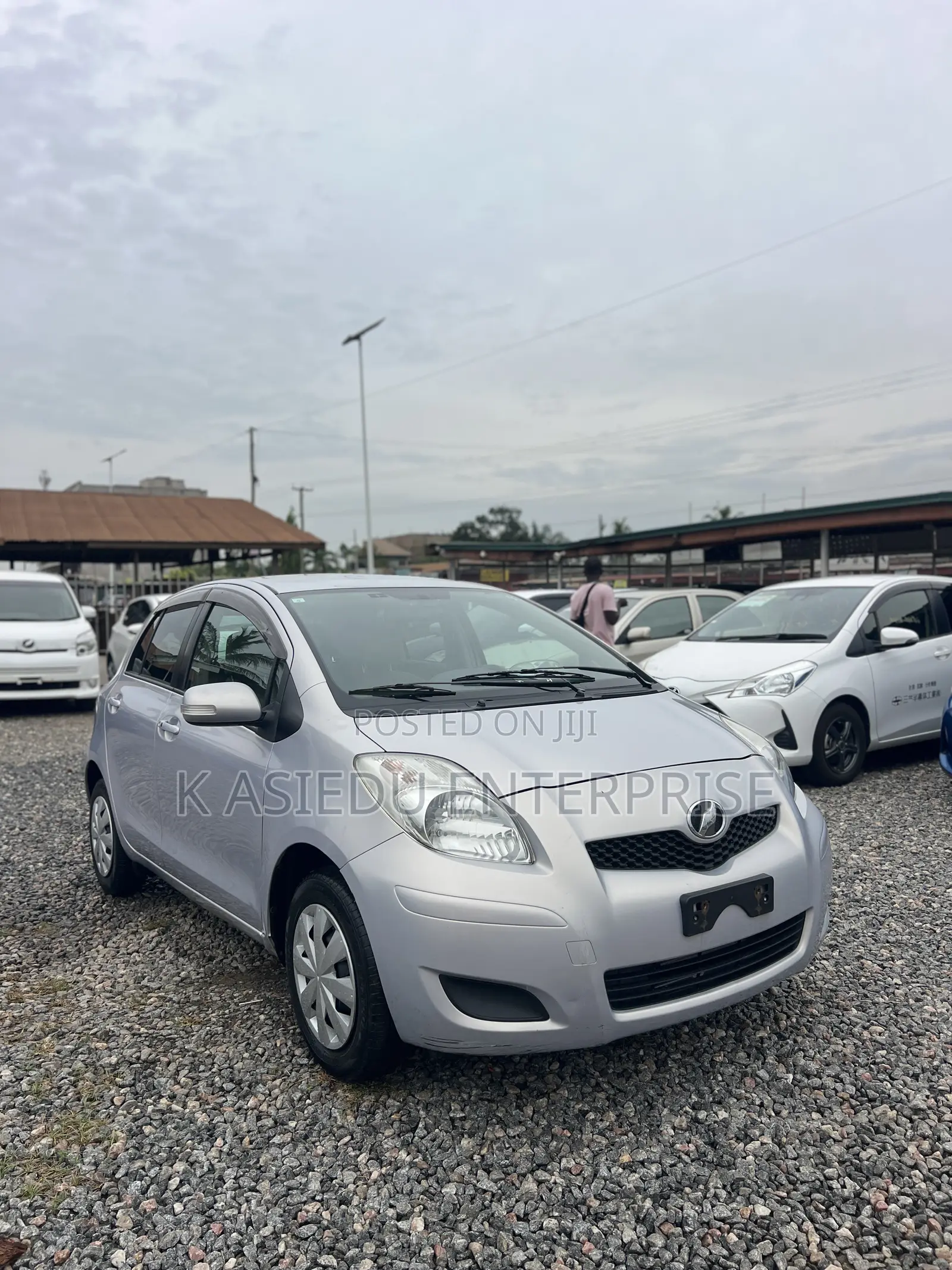 Toyota Vitz 1.3 AWD 3dr 2010 Silver