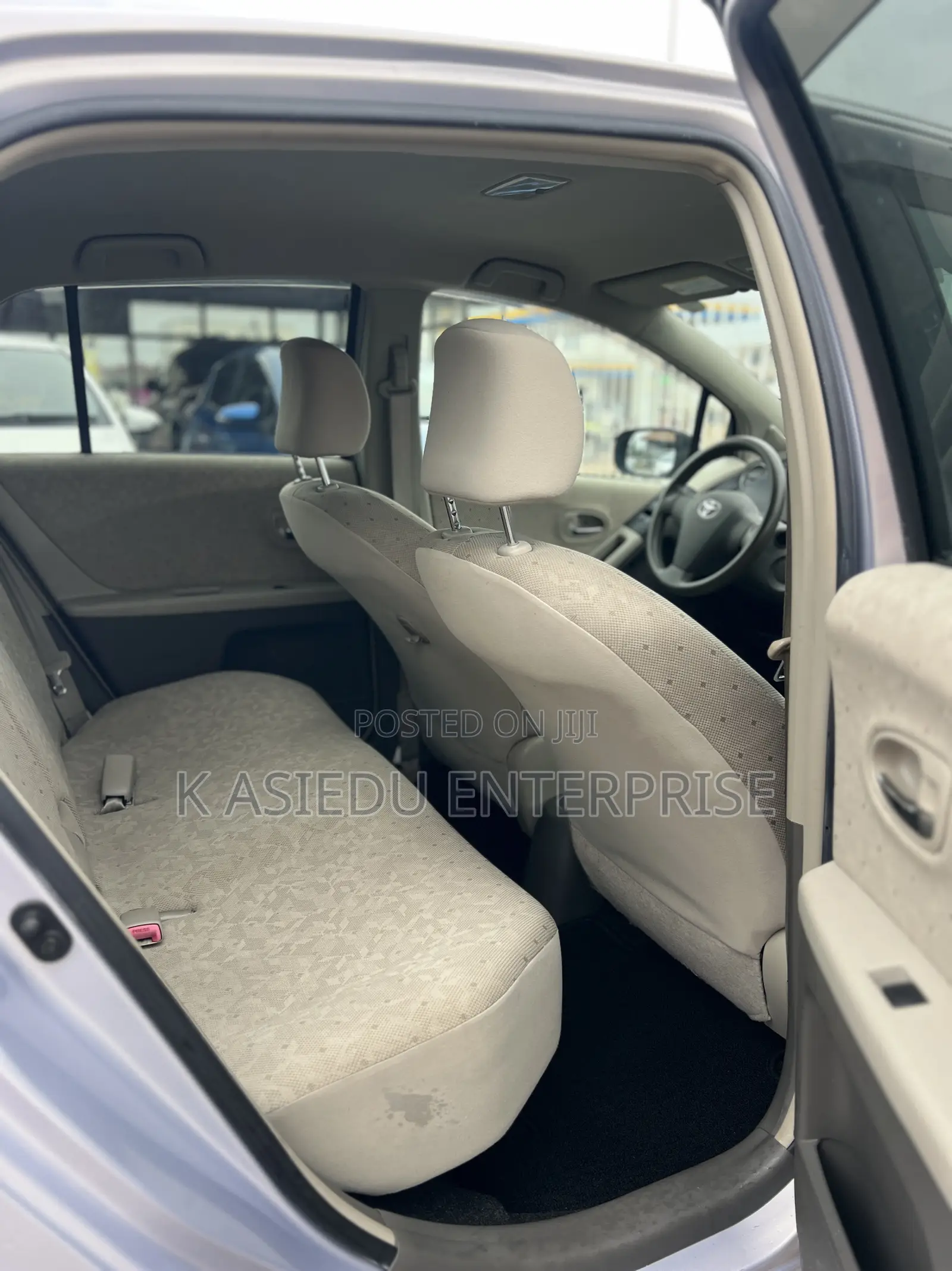 Toyota Vitz 1.3 AWD 3dr 2010 Silver