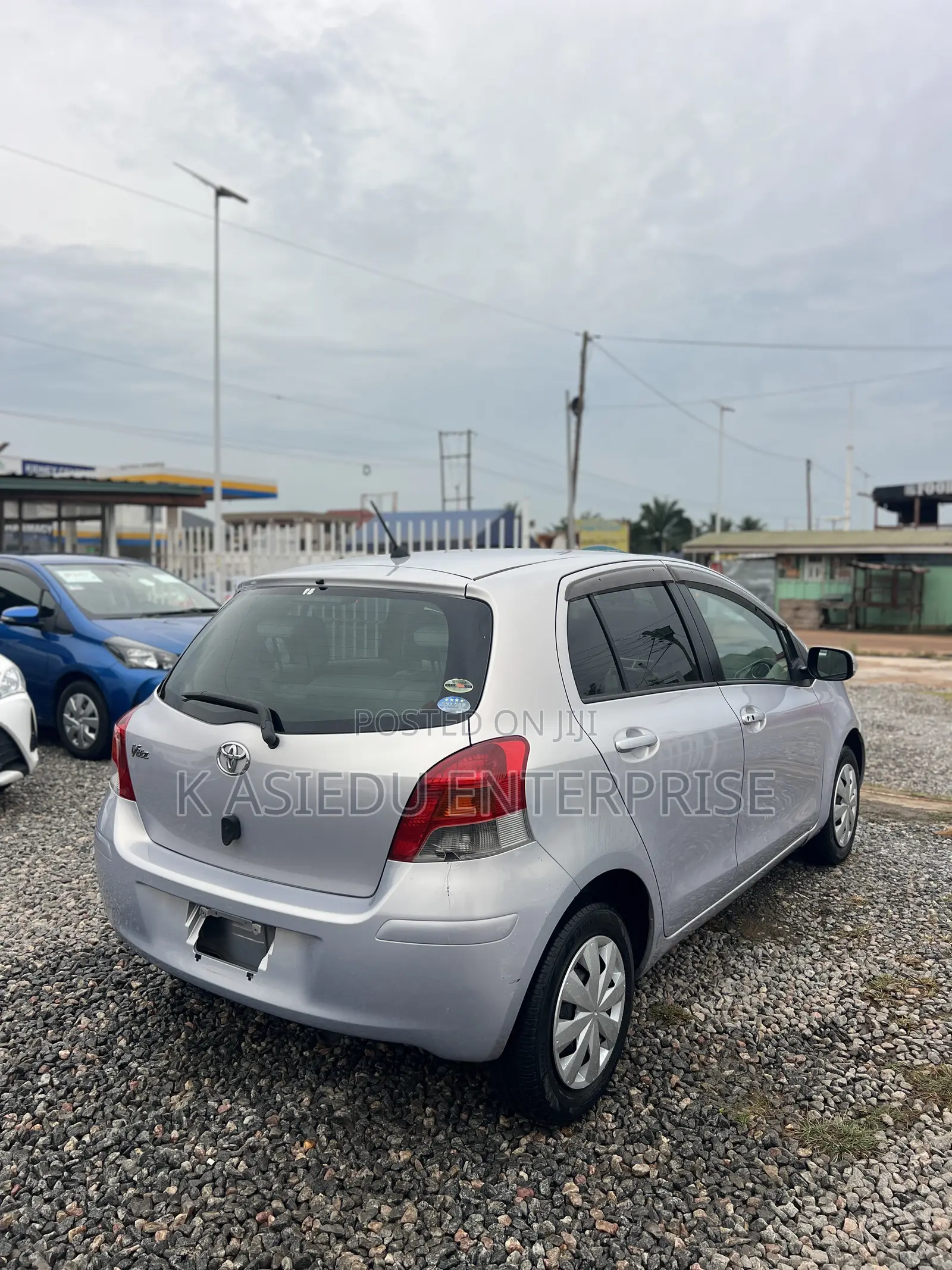 Toyota Vitz 1.3 AWD 3dr 2010 Silver