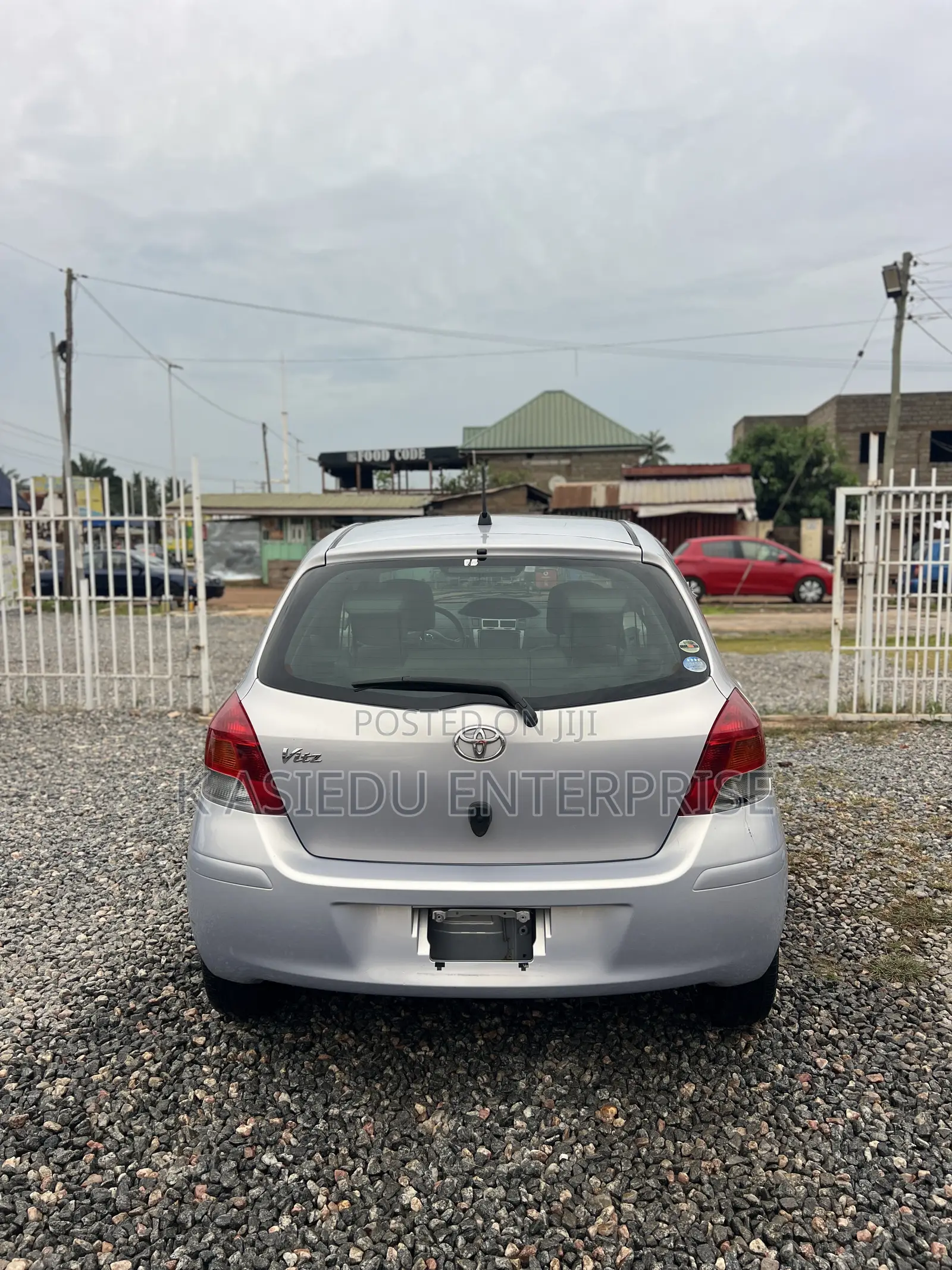 Toyota Vitz 1.3 AWD 3dr 2010 Silver