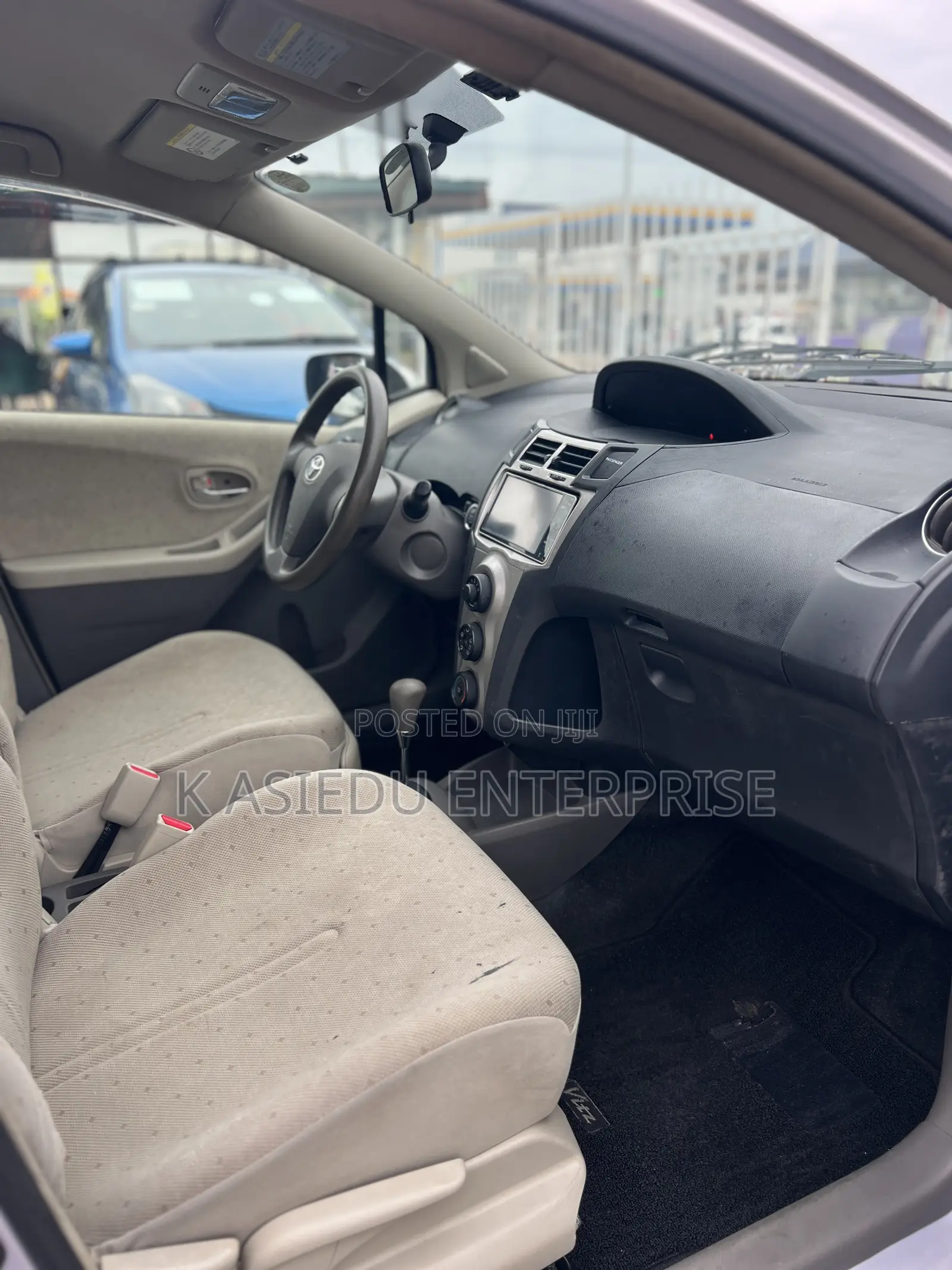 Toyota Vitz 1.3 AWD 3dr 2010 Silver