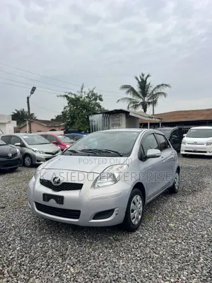 Toyota Vitz 1.3 AWD 3dr 2010 Silver
