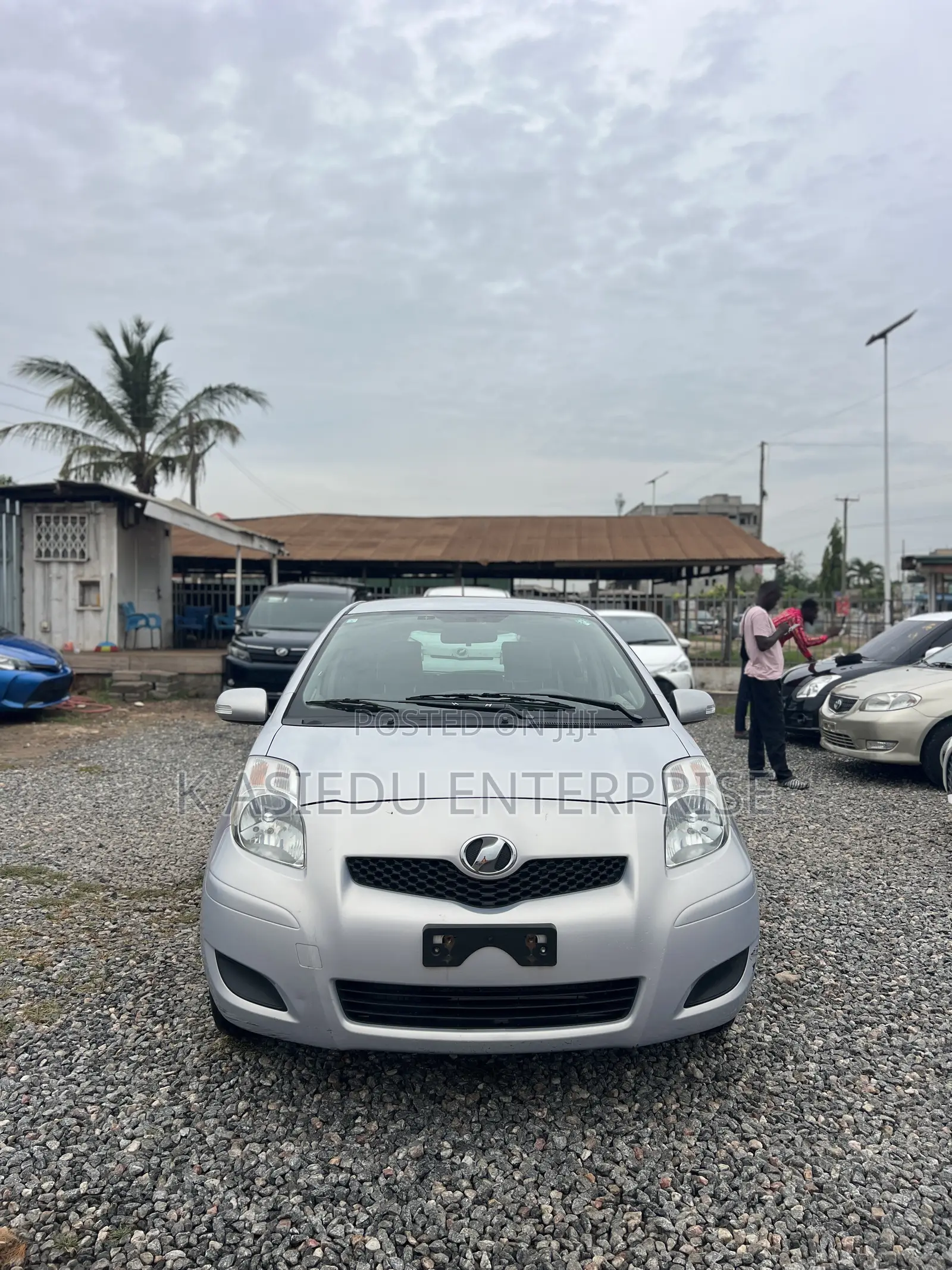Toyota Vitz 1.3 AWD 3dr 2010 Silver