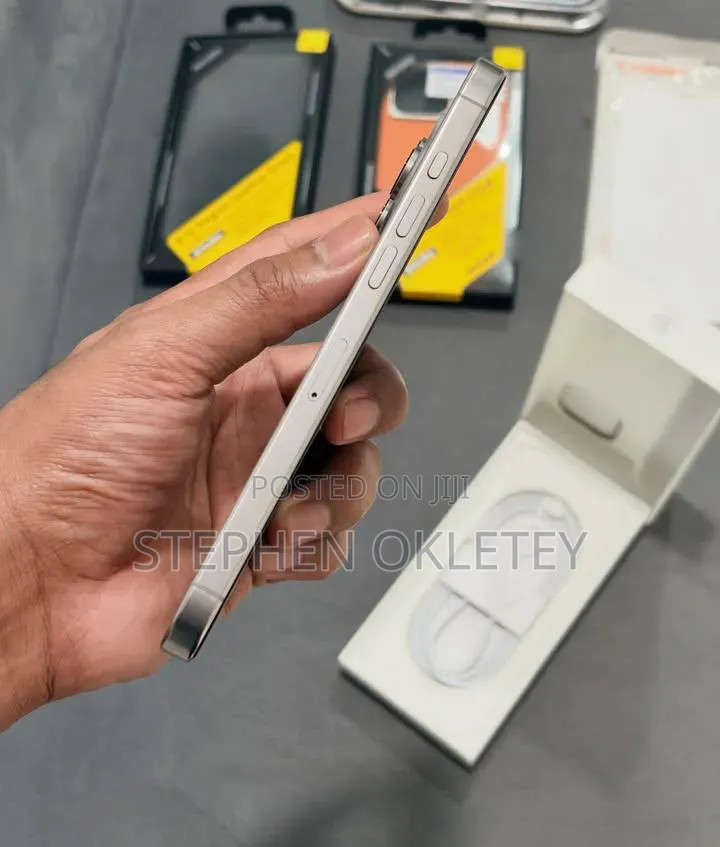 New Apple iPhone 15 Pro Max 256 GB Silver