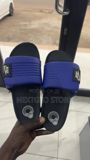 Nike Offcourt Adjust Men's Slides