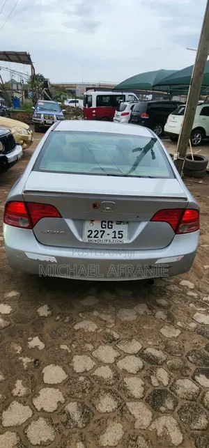 Honda Civic 1.8 5 Door Automatic 2010 Silver