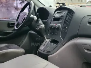 Hyundai Starex 2015 Silver