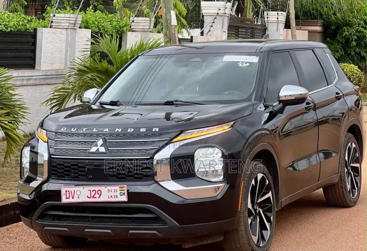 Mitsubishi Outlander 2022 Black